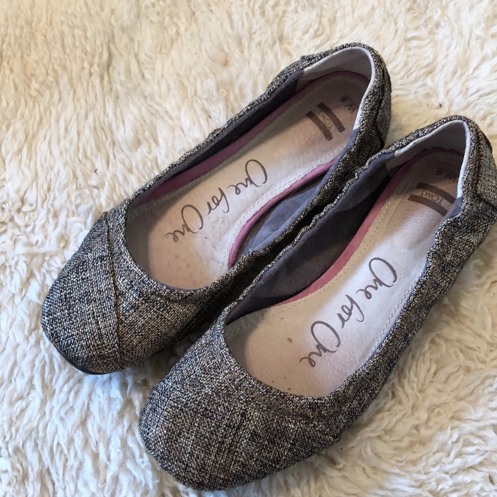 TOMS One for One Flats